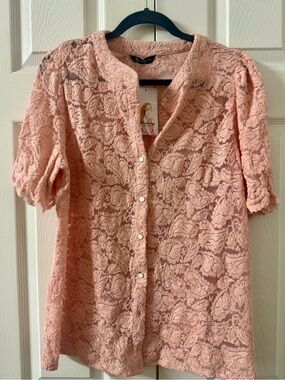 #67 Pretty Garden Peach Lace Button-Front Blouse